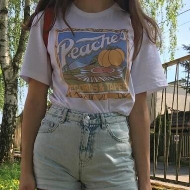 Spruced Roost T-Shirts For the love of Peaches Retro T-Shirt - XS-2XL - 2 Colors